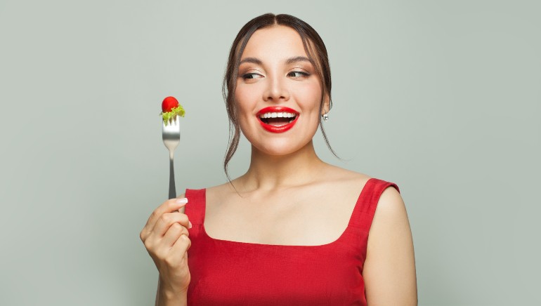 5 reasons to eat an early dinner before 7 PM every day